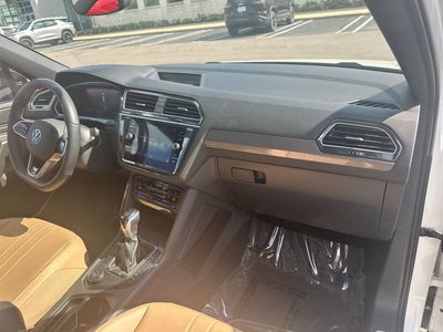 2024 Volkswagen Tiguan 2.0T SE R-Line Black
