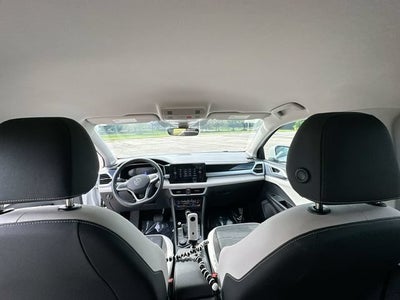 2025 Volkswagen Taos SE