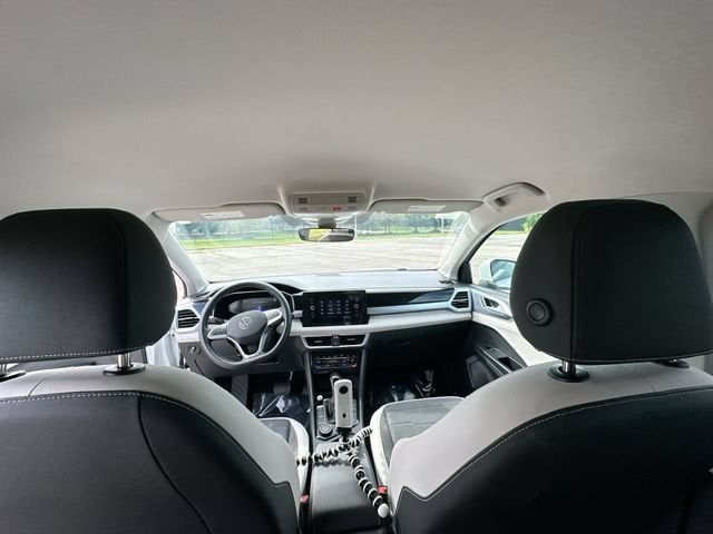 2025 Volkswagen Taos SE