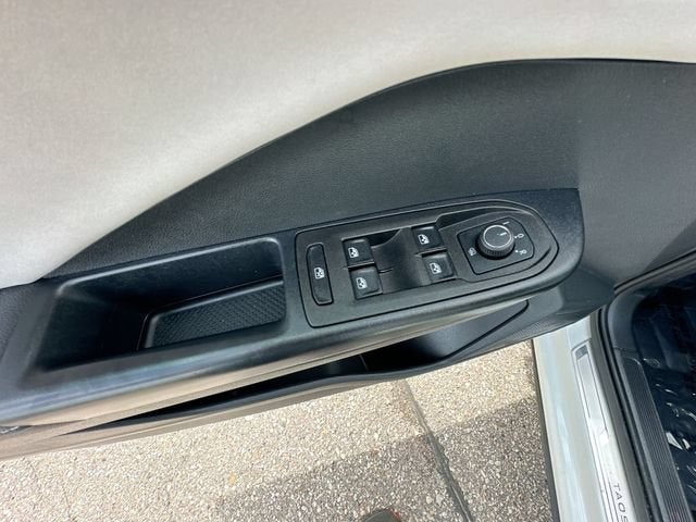2025 Volkswagen Taos SE