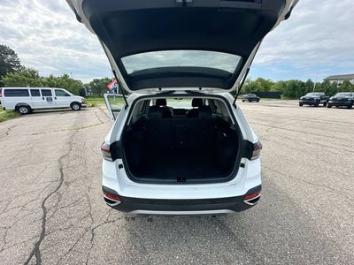 2025 Volkswagen Taos SE