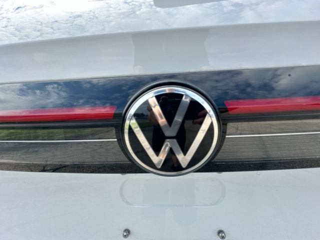 2025 Volkswagen Taos SE