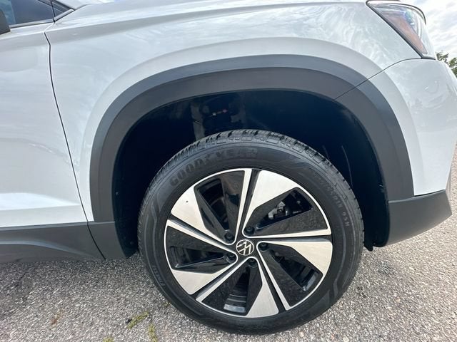 2025 Volkswagen Taos SE