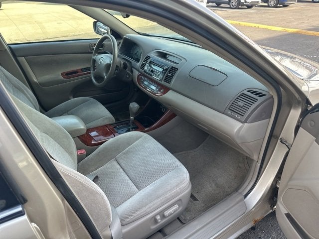 2004 Toyota Camry LE