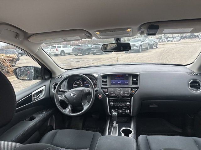 2017 Nissan Pathfinder SV