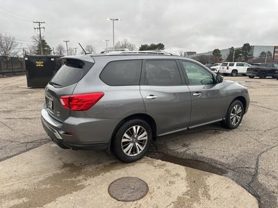 2017 Nissan Pathfinder SV