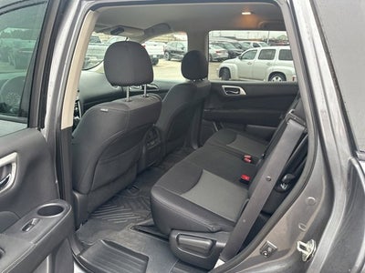 2017 Nissan Pathfinder SV