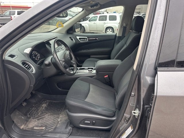 2017 Nissan Pathfinder SV