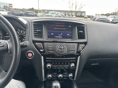 2017 Nissan Pathfinder SV