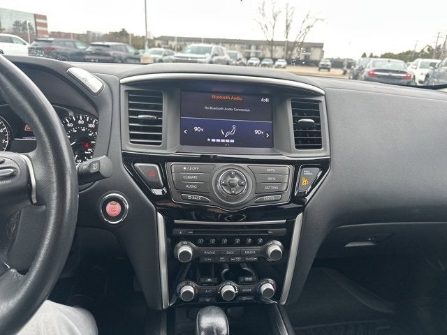 2017 Nissan Pathfinder SV