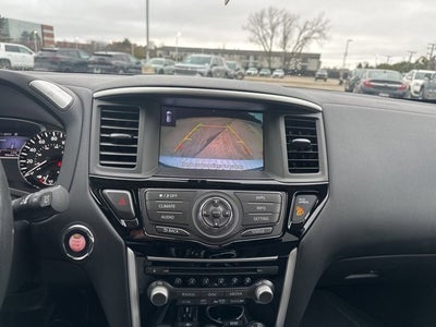 2017 Nissan Pathfinder SV