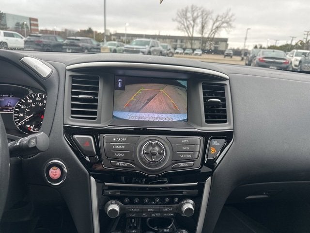 2017 Nissan Pathfinder SV