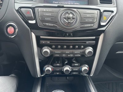 2017 Nissan Pathfinder SV