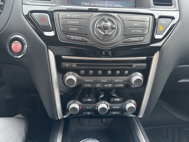 2017 Nissan Pathfinder SV