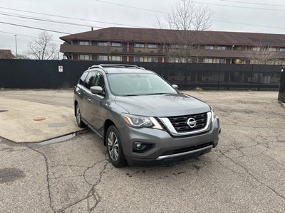 2017 Nissan Pathfinder SV