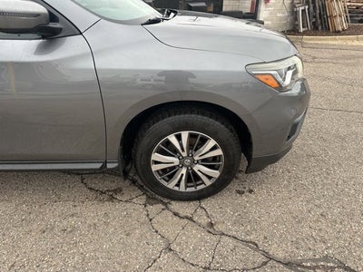 2017 Nissan Pathfinder SV