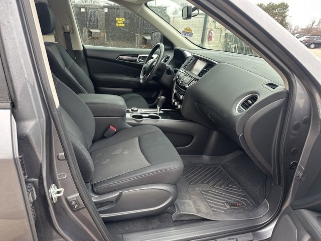 2017 Nissan Pathfinder SV