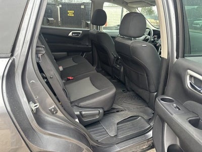 2017 Nissan Pathfinder SV