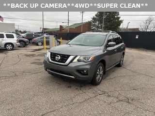 2017 Nissan Pathfinder SV