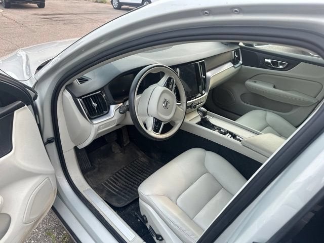 2019 Volvo S60 T6 Momentum