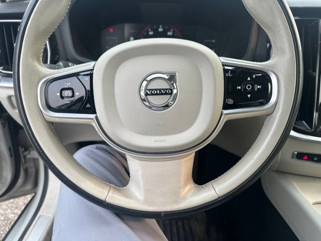 2019 Volvo S60 T6 Momentum
