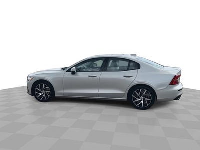 2019 Volvo S60 T6 Momentum