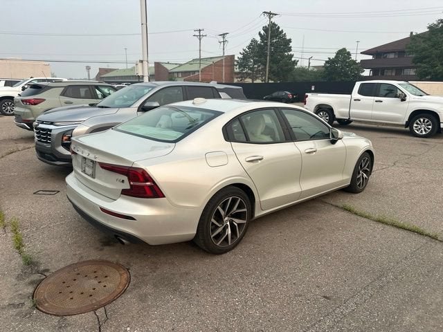 2019 Volvo S60 T6 Momentum