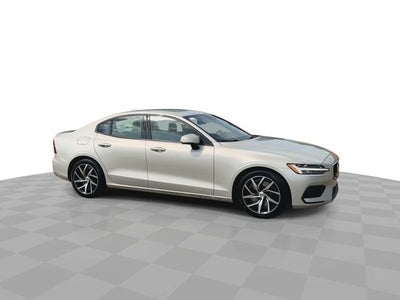 2019 Volvo S60 T6 Momentum