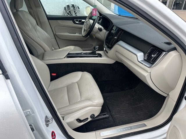 2018 Volvo XC60 T5 Momentum