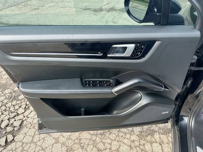 2021 Porsche Cayenne Base