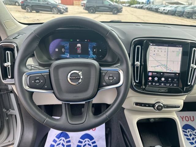 2025 Volvo XC40 Plus - Photo 11