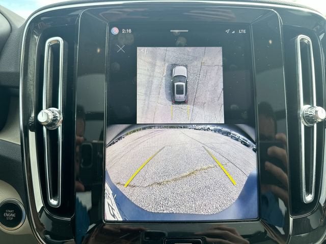 2025 Volvo XC40 Plus - Photo 15