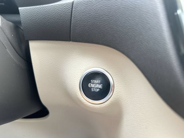 2025 Volvo XC40 Plus - Photo 17