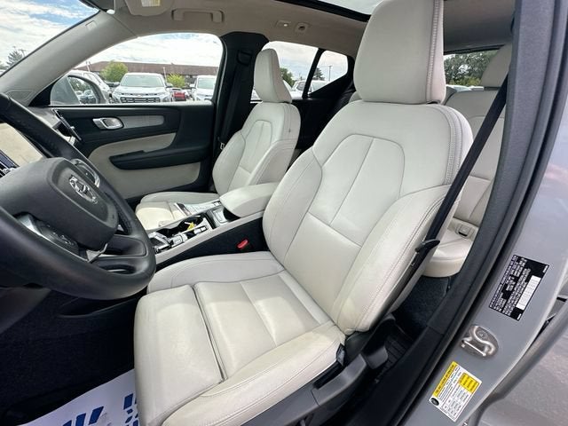 2025 Volvo XC40 Plus - Photo 20
