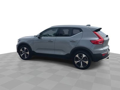 2025 Volvo XC40 B5 Plus Bright Theme