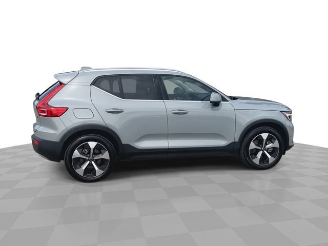 2025 Volvo XC40 Plus - Photo 9